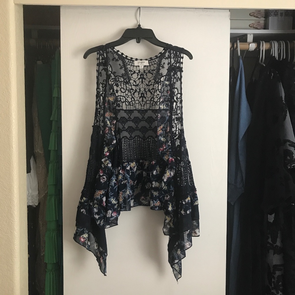 •SOLD• Umgee Floral Navy Blue Vest - Picture 1 of 4